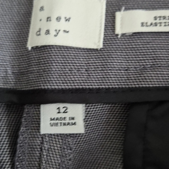 Skinny High Rise Ankle Pants - Picture 7 of 7